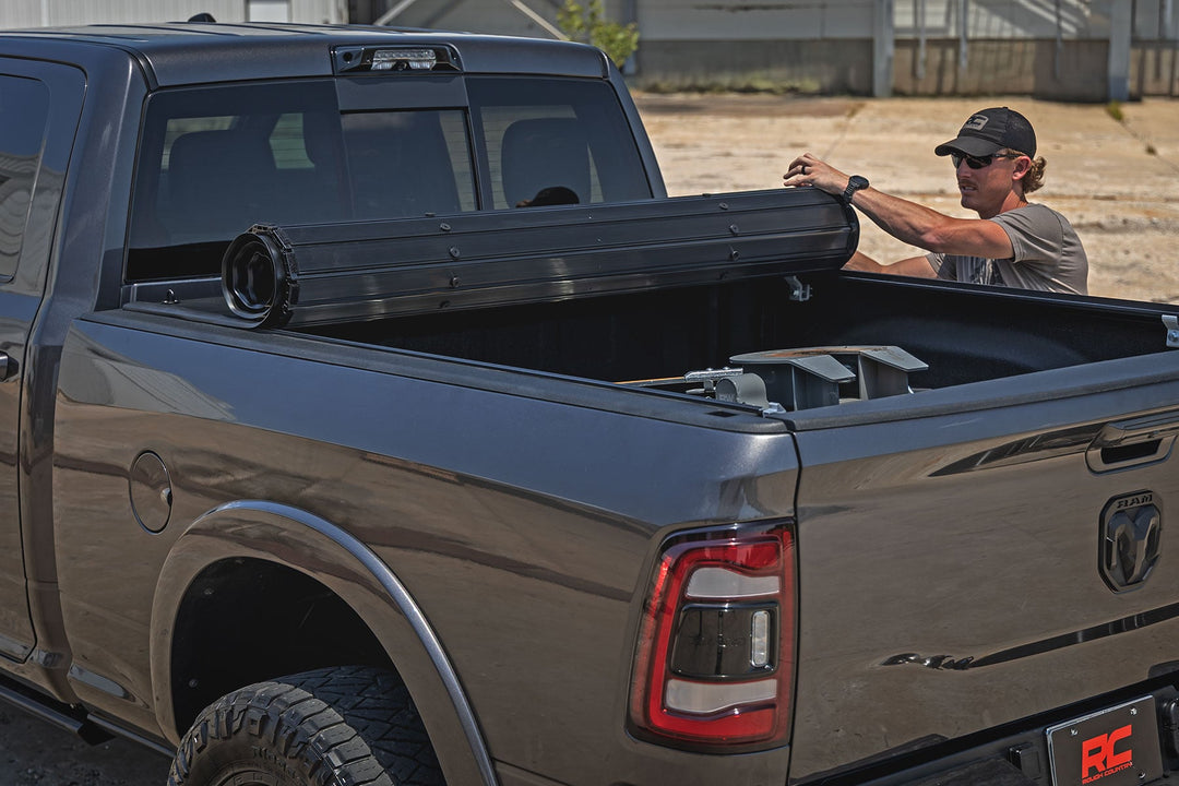 Hard Roll Up Bed Cover | 6'4" Bed | Ram 1500 (09-18)/2500 (09-26)