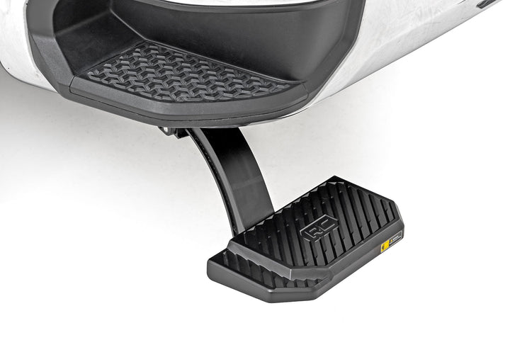 Retractable Bed Step | Manual Pull | Chevy/GMC 2500HD/3500HD (20-26)