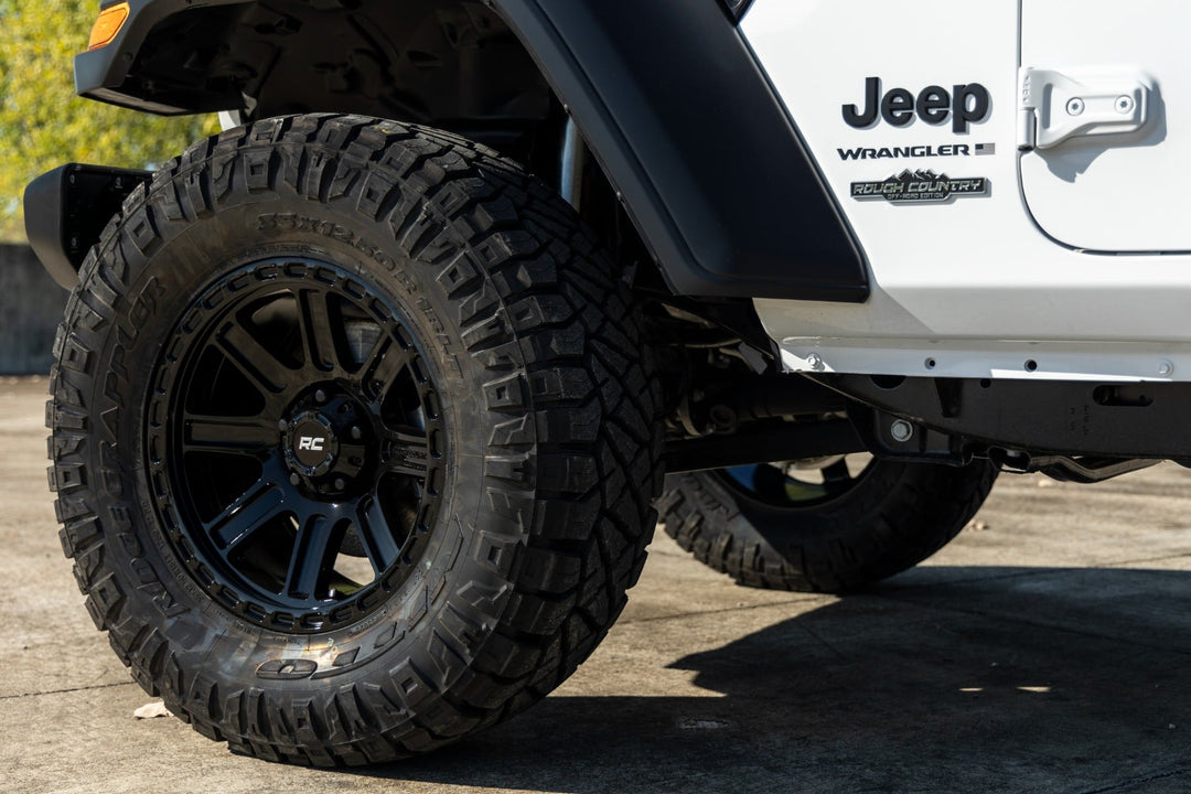 Rough Country 84 Series Wheel | Gloss Black | 18x8.5 | 5x5 | +0mm
