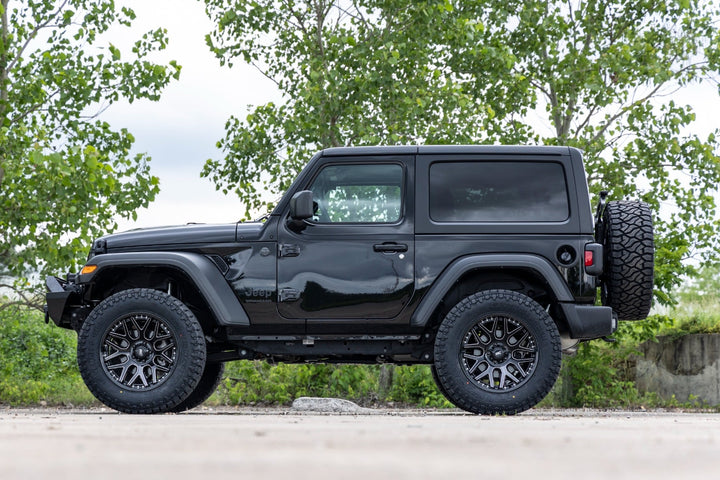 Rough Country 95 Series Wheel | Machined One-Piece | Gloss Black | 20x10 | 5x5 | -19mm