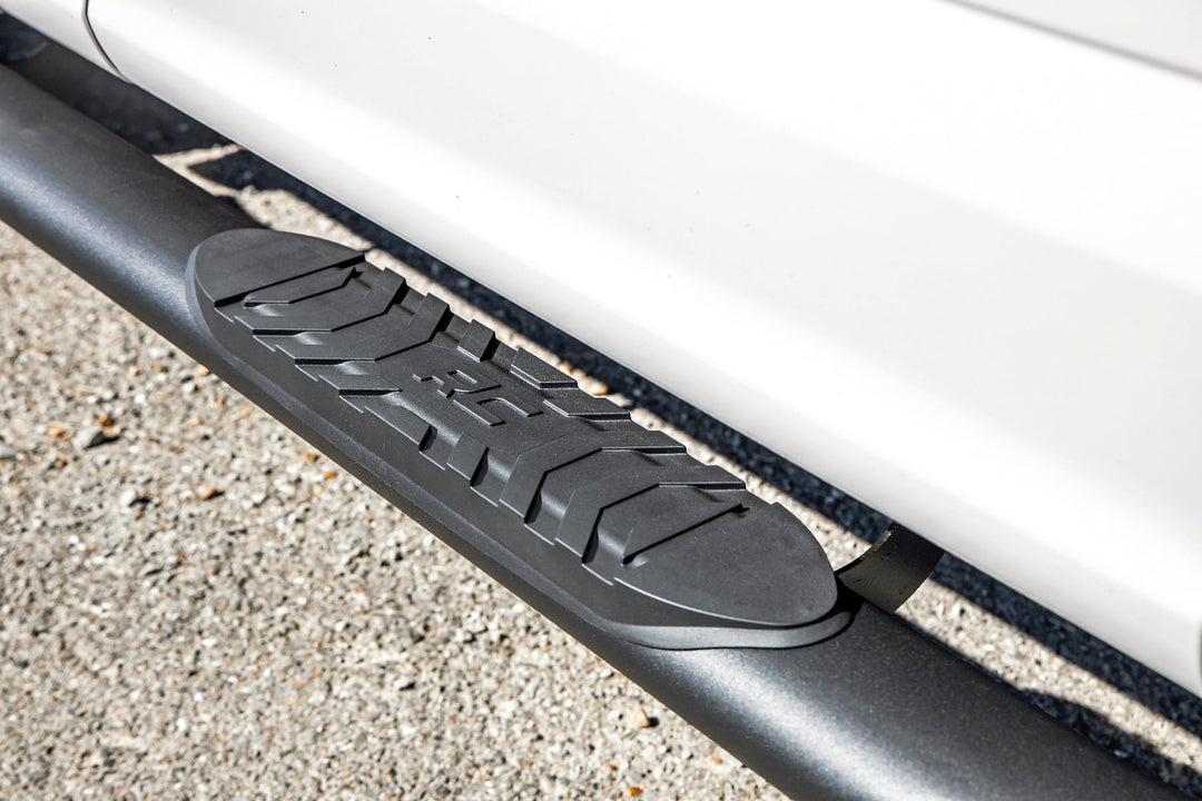 Oval Nerf Step | Crew Cab | Black | Ford F-150/Lightning/F-250/F-350/Raptor (15-26)